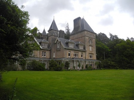 DSCN4145_Loch_Aline_A_cote_du_donjon__un_chateau.JPG